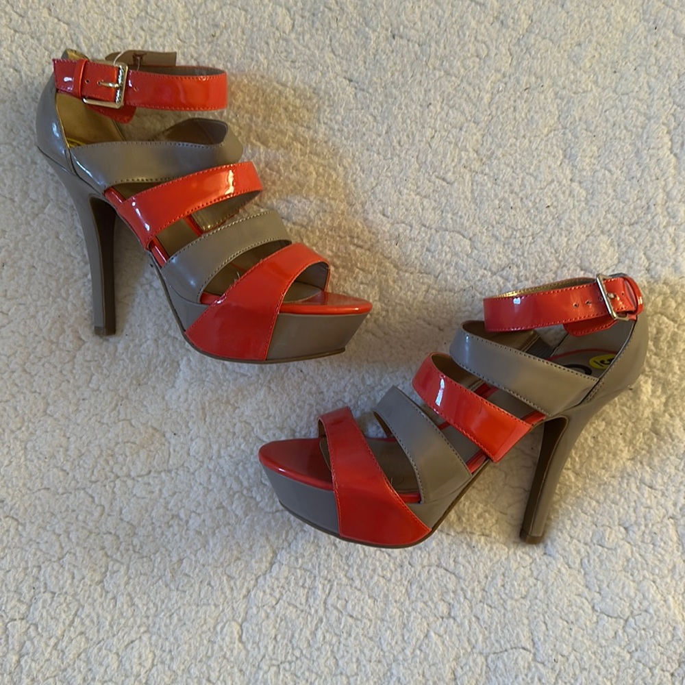 NWT | G By Guess | Orange & Grey Patent Leather Like Open Toe Heels Size 9